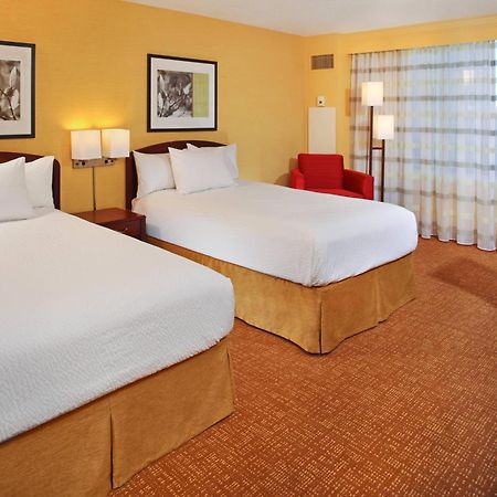 Courtyard By Marriott Baltimore Downtown/Inner Harbor Bagian luar foto